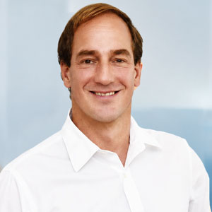 Dr. Simperl